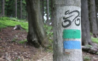 oznakowanie szlaku rowerowego w Górach Sowich